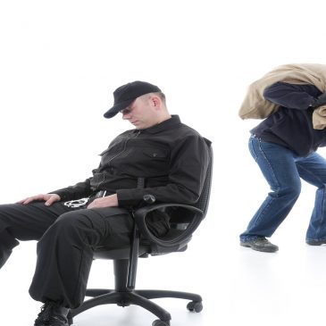 6 façons dont Satan aide les personnes qui volent des chrétiens
