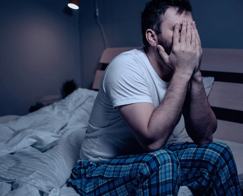 Alt=Vous allez vous coucher, mais vous avez du mal à dormir.